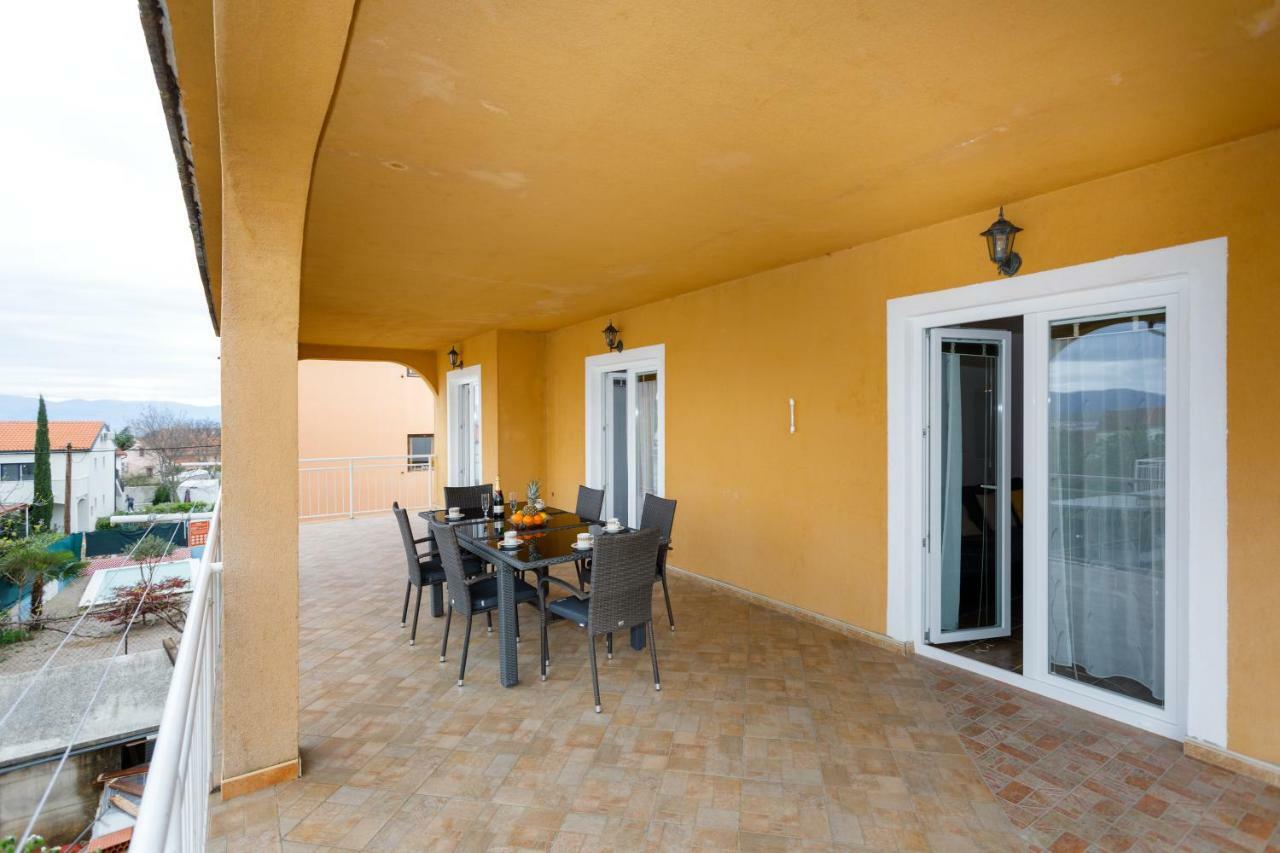 Spacious And Modern App With Big Terrace مالينسكا المظهر الخارجي الصورة